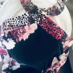 Cache' classy top